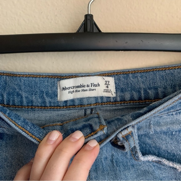 Abercrombie and Fitch High Rise Mom Shorts Size 27 - Picture 4 of 4